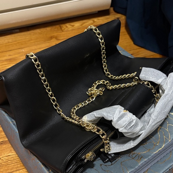 Love Moschino Black Shoulder Bag with Gold Accents - Picture 3 of 13